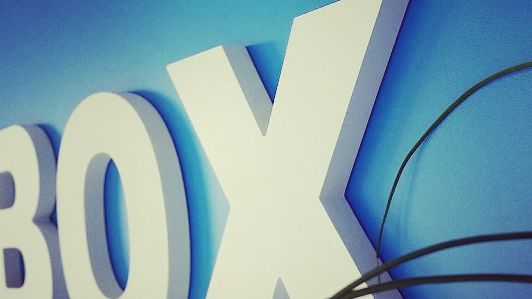 BLUEBOX Centre de Bronzage/Blanchiment Dentaire/Photo-Rajeunissement