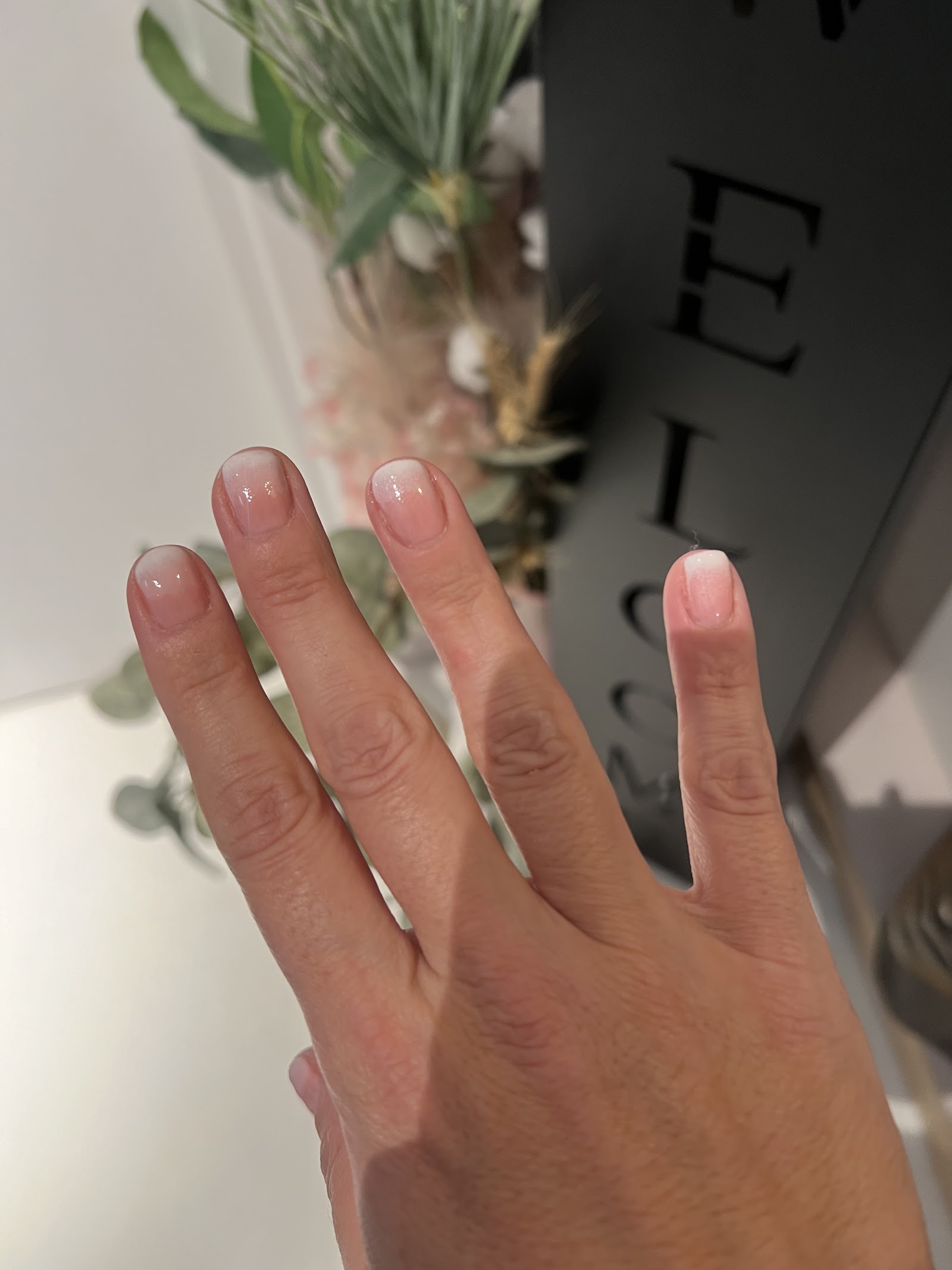 LES COMPTOIRS DE LA BEAUTÉ | Coiffure F&H - Maquillage - Soins du visage - Beauté des sourcils