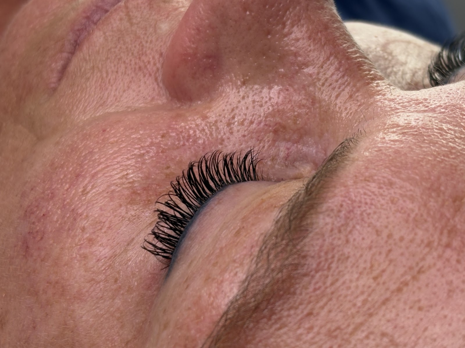 « Chez Viay » Extension cils et Manucure