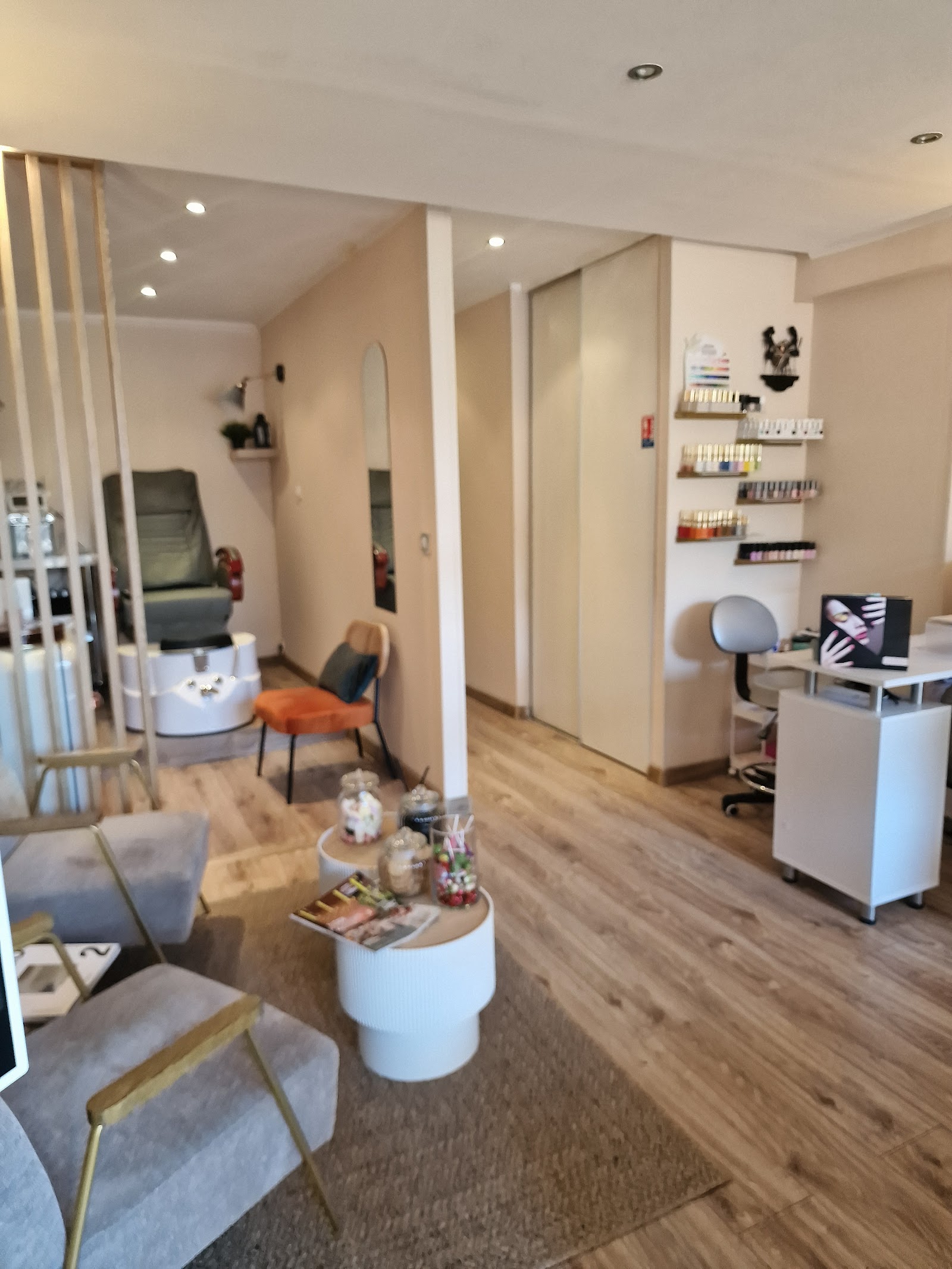 Candy esthétique centre epilation laser extension cils microblading maquillage permanent vernis semipermanent soins visage