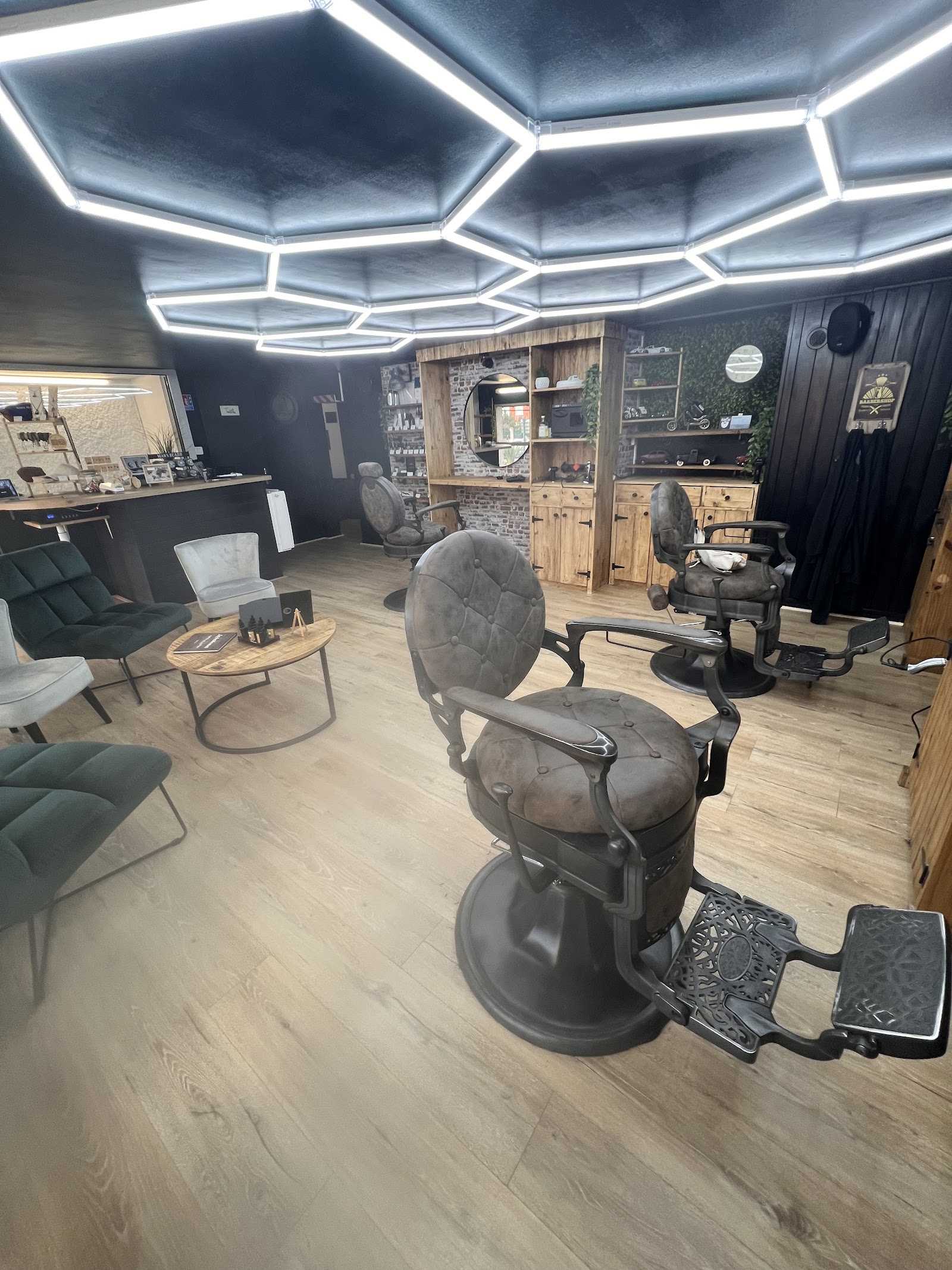 Les Barbouzes BARBER SHOP /coiffeur barbier