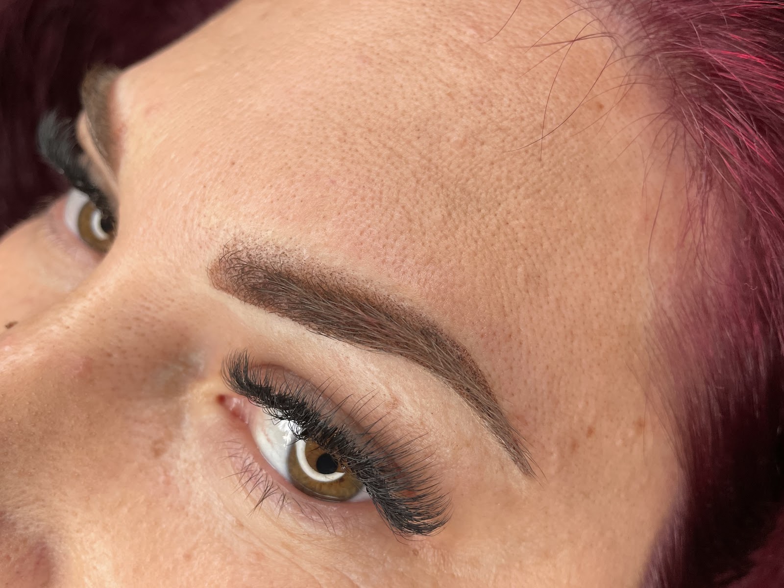 Beauty Care - Formations Extension de cils, épilation au fil, onglerie et maquillage permanent