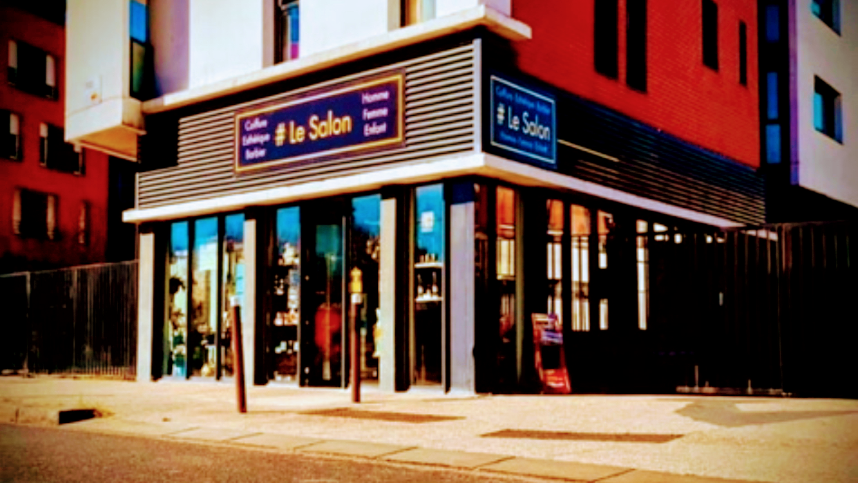 # Le Salon