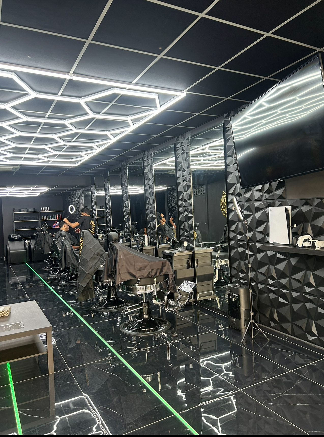 THE BARBER BY LACRIM 13