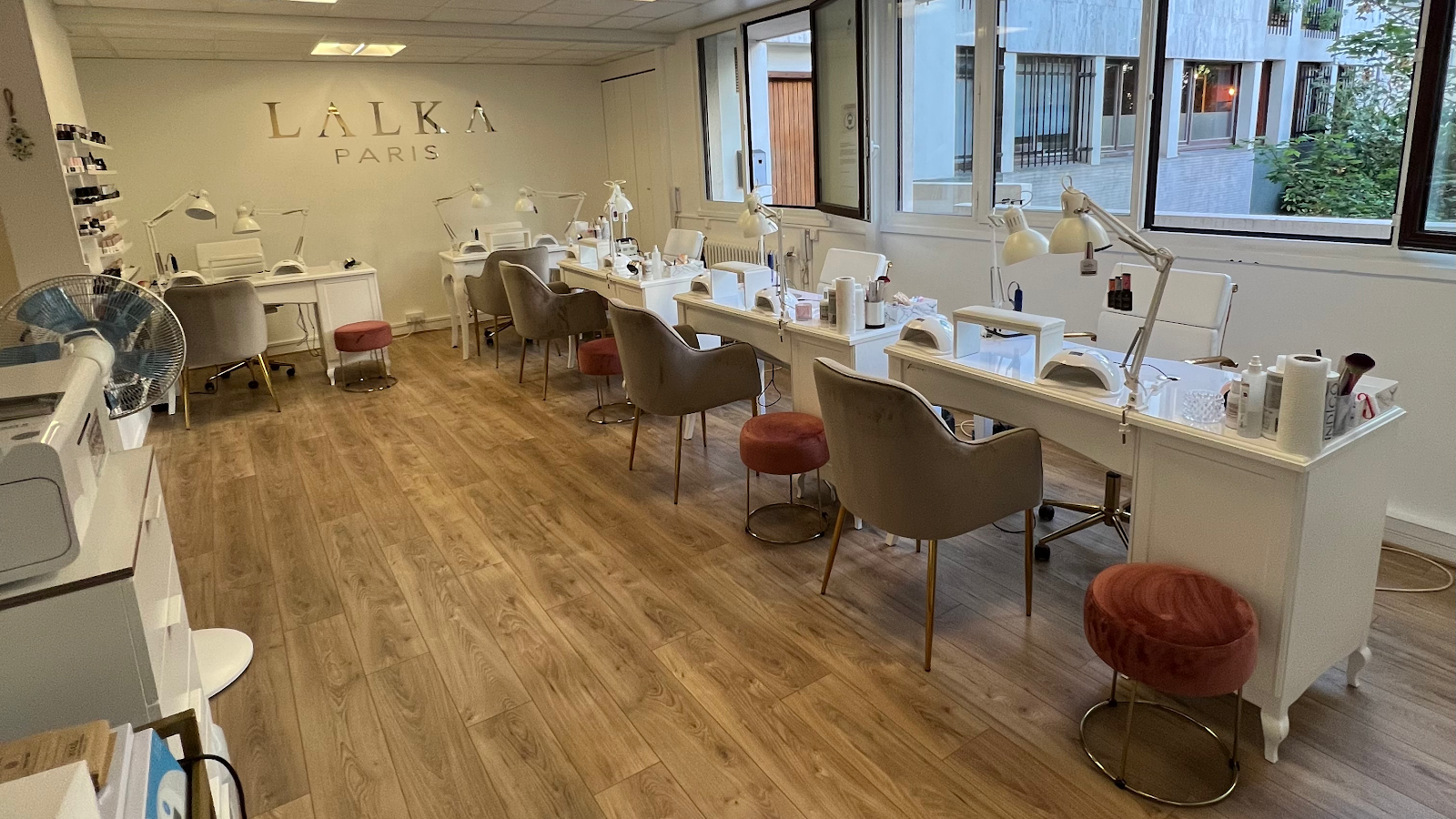 Lalka - Institut de Beauté Courbevoie - Extension cils / Détatouage / Épilation définitive