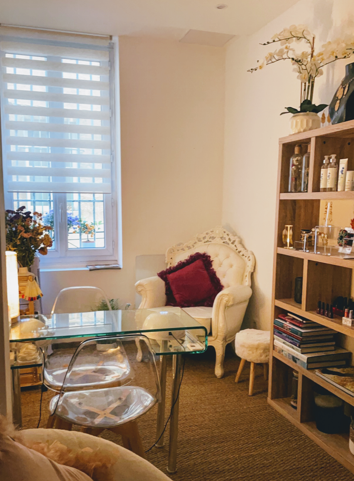 Aux petits soins cachés