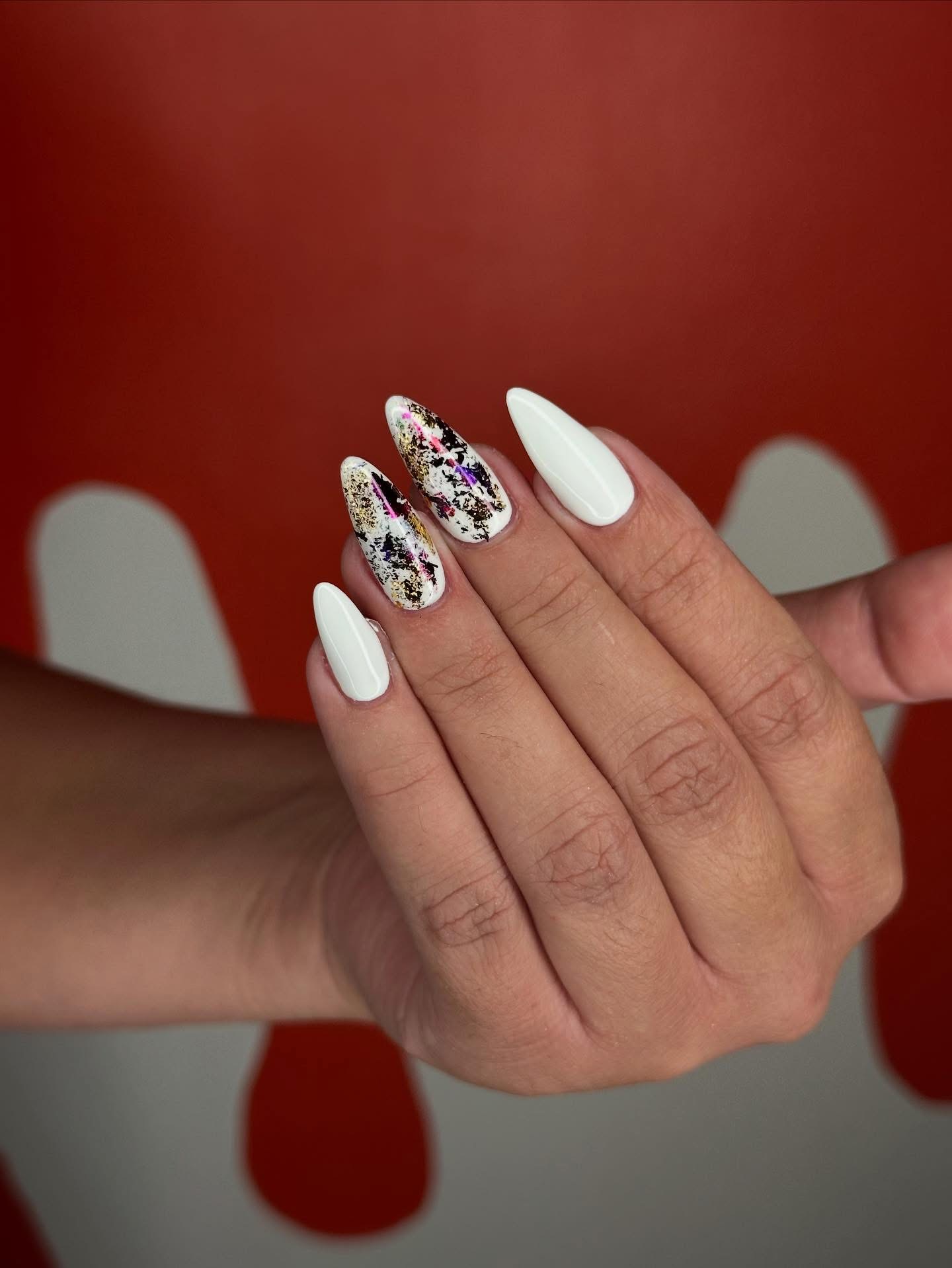 SALON DES ONGLES République Porte B