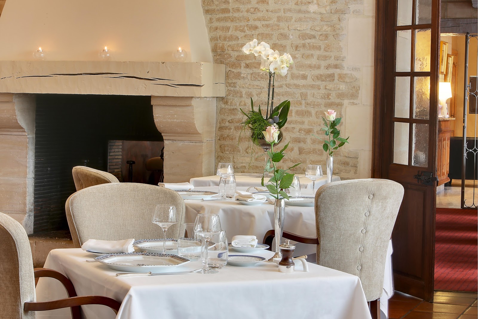 House Hotel Restaurant Le Dauphin Le Spa Du Prieuré