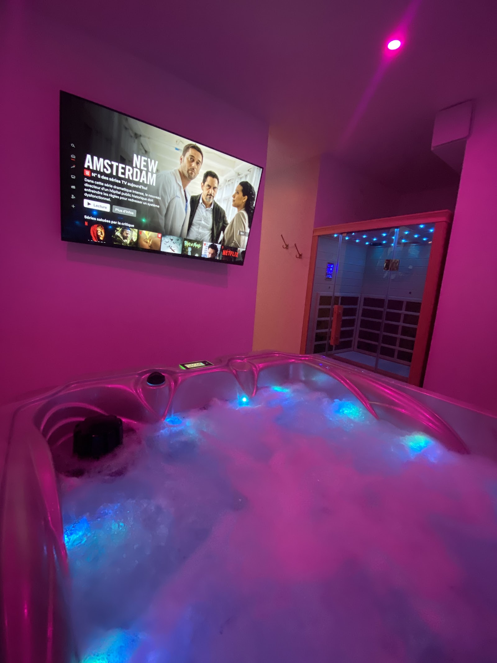 Eaux Spa - Jacuzzi & Sauna