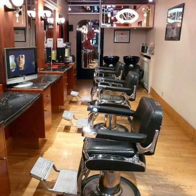 NICOLAS ROCHES LOUNGE