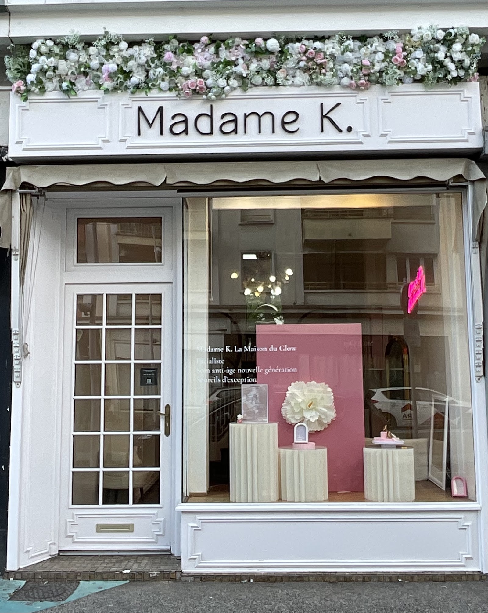 Madame K. La maison du Glow